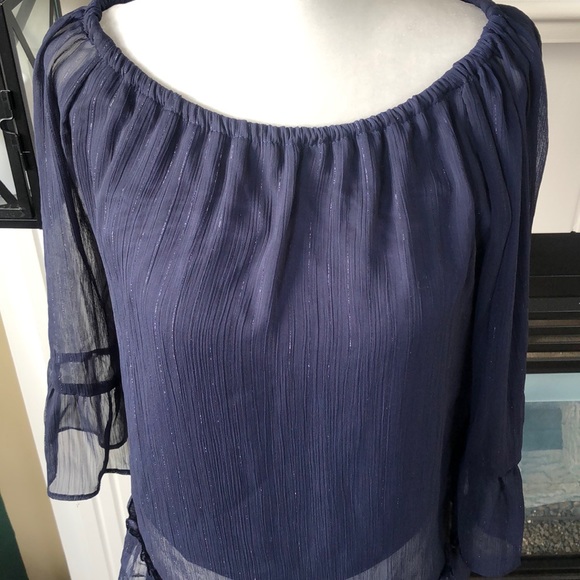 🌺Massini chiffon bell sleeve top🌺 - Picture 2 of 7